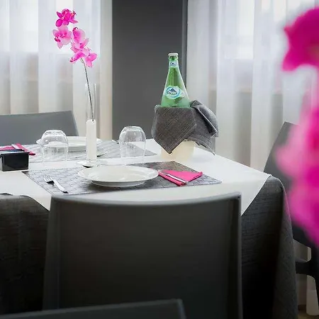 Kleopatra Design 4* Naples